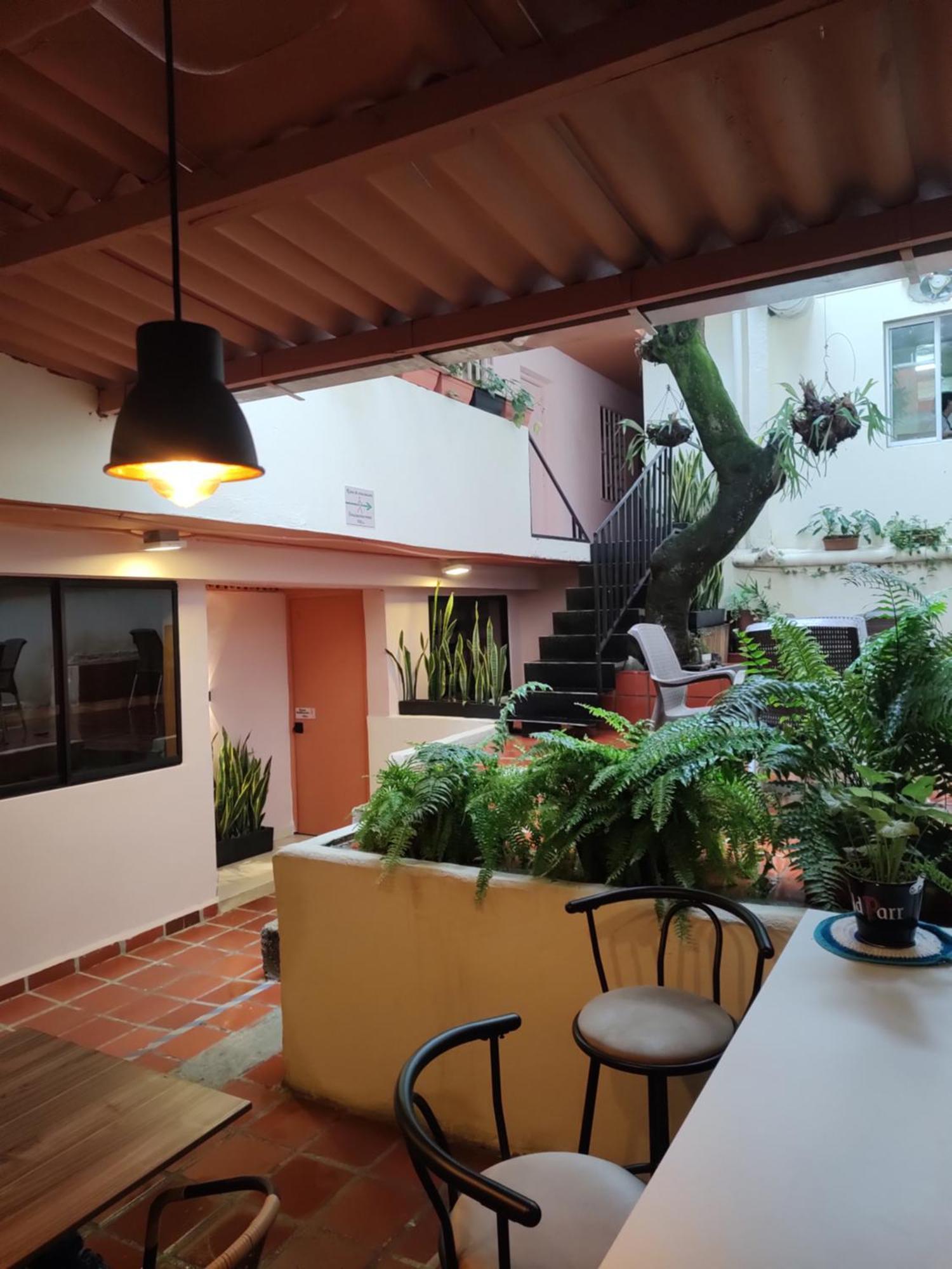 Casa Primavera Hostal Medellin Exterior photo